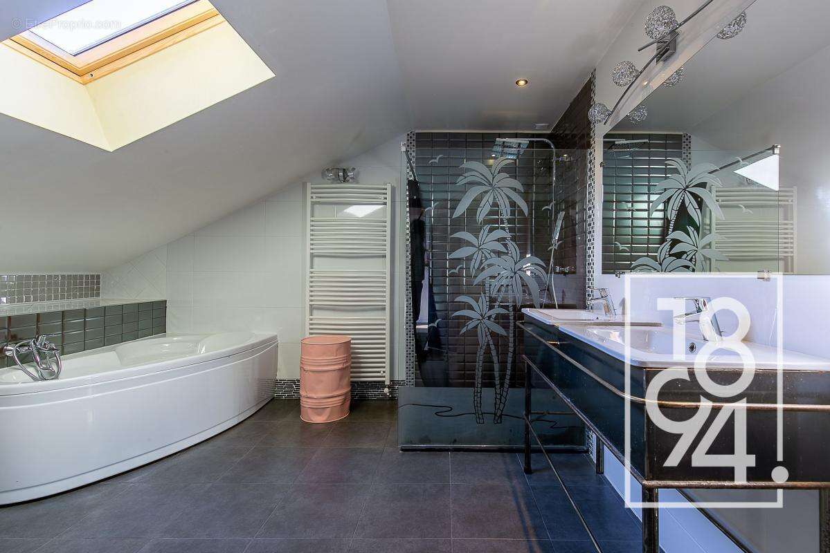 2 Maisons T8 à vendre Uvernet Fours 04 (04400)  235.47 m²  Terrasses, Jardins  - photo 7