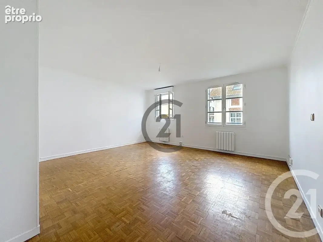 Appartement à BRIE-COMTE-ROBERT