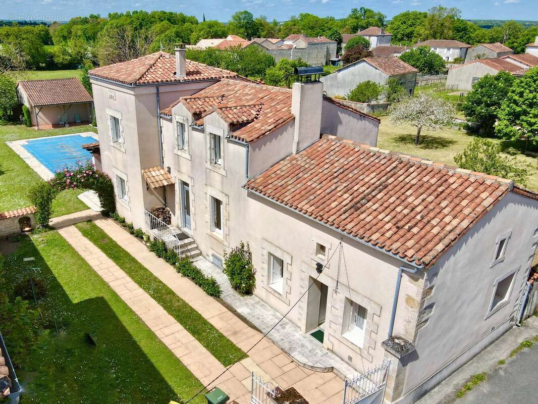 Maison à MAINE-DE-BOIXE