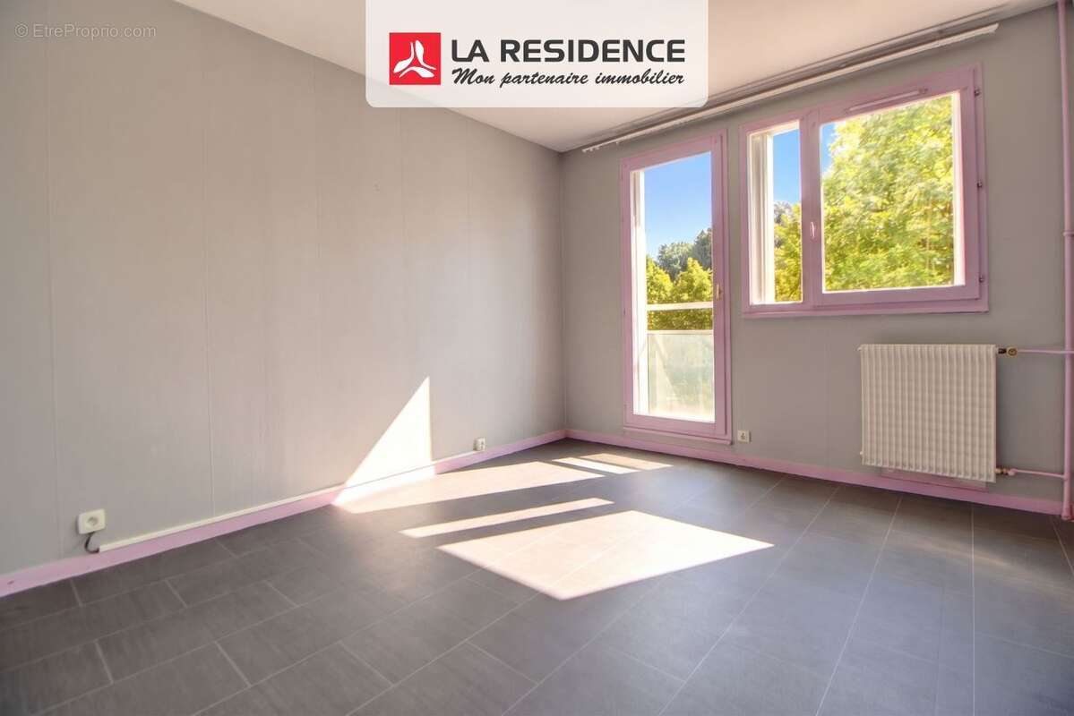 Appartement à VERNEUIL-SUR-SEINE