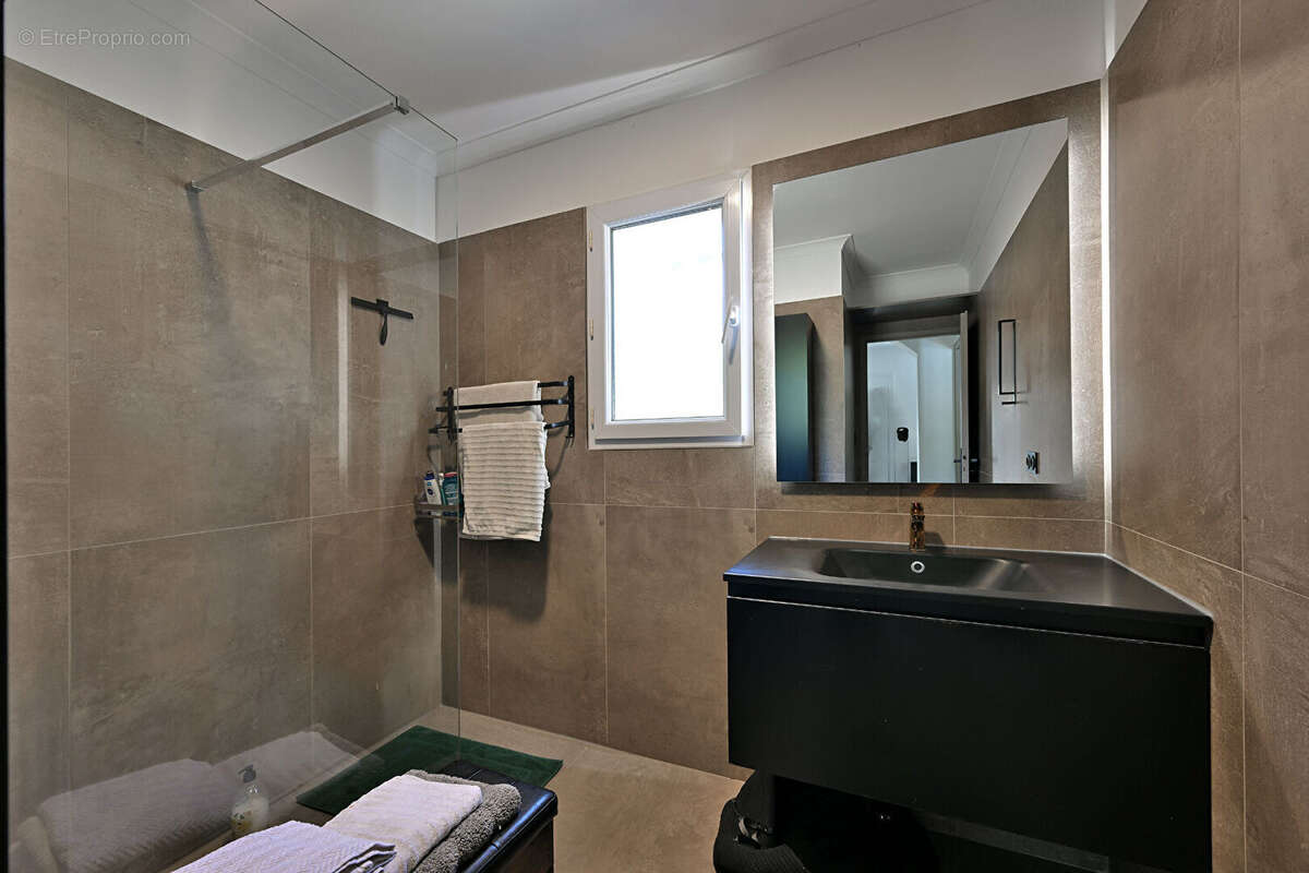 Villa Nages Et Solorgues 5 pièces 113 m2-1628 m2 + garage et piscine - photo 15