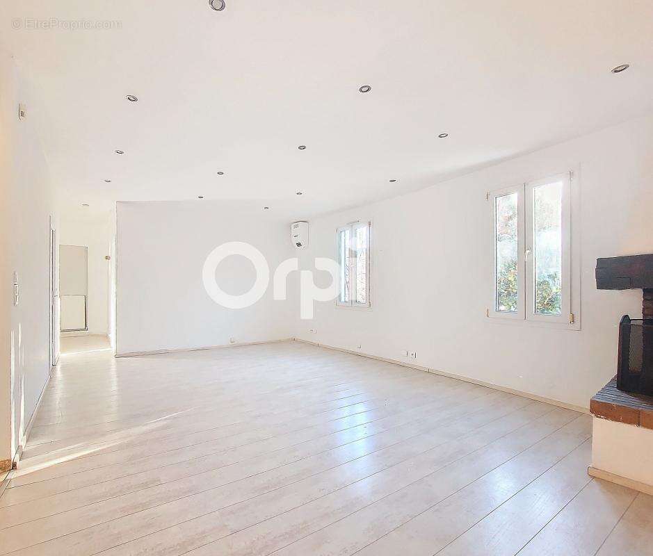 Appartement à VILLENEUVE-LOUBET