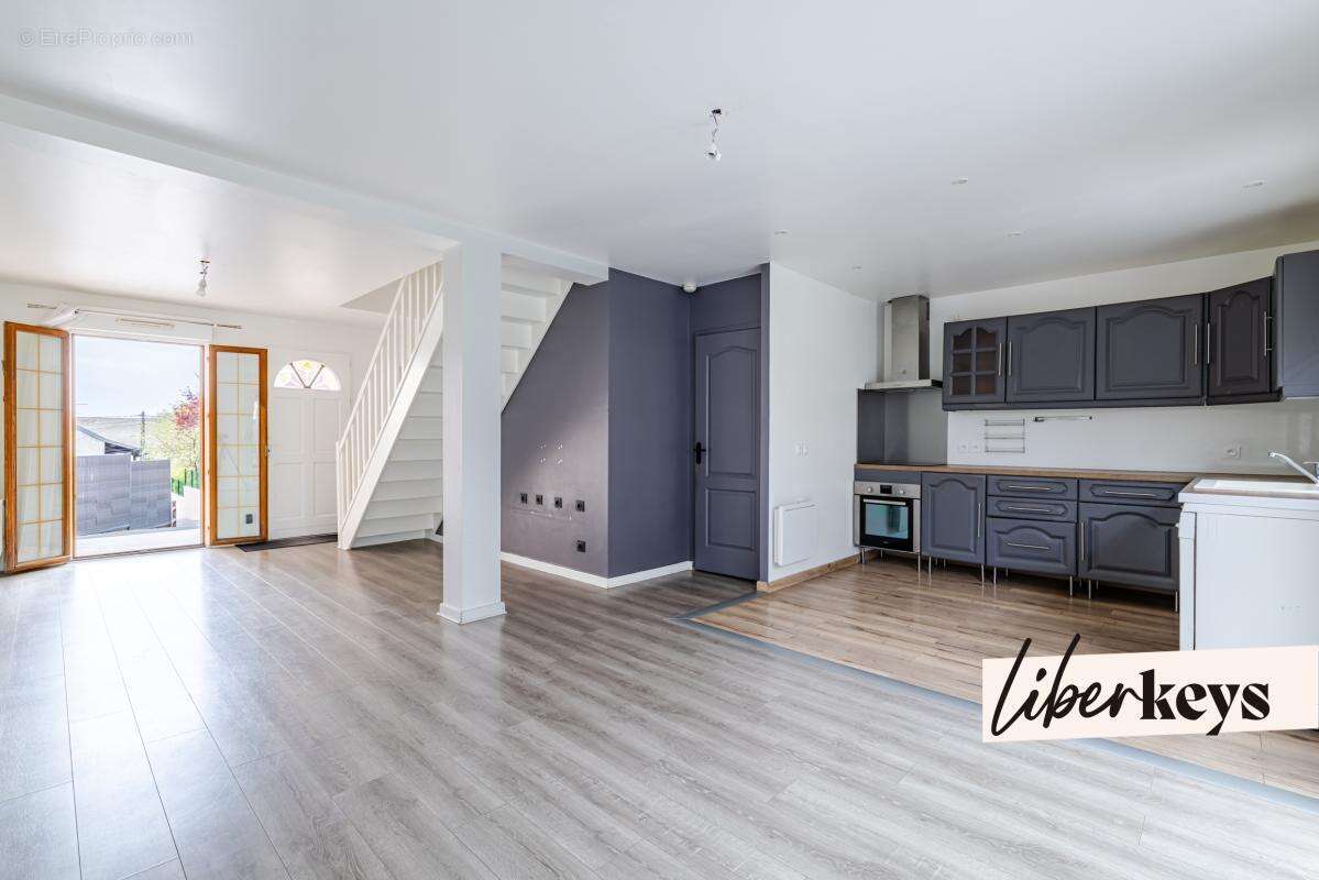 Maison à BALLAINVILLIERS