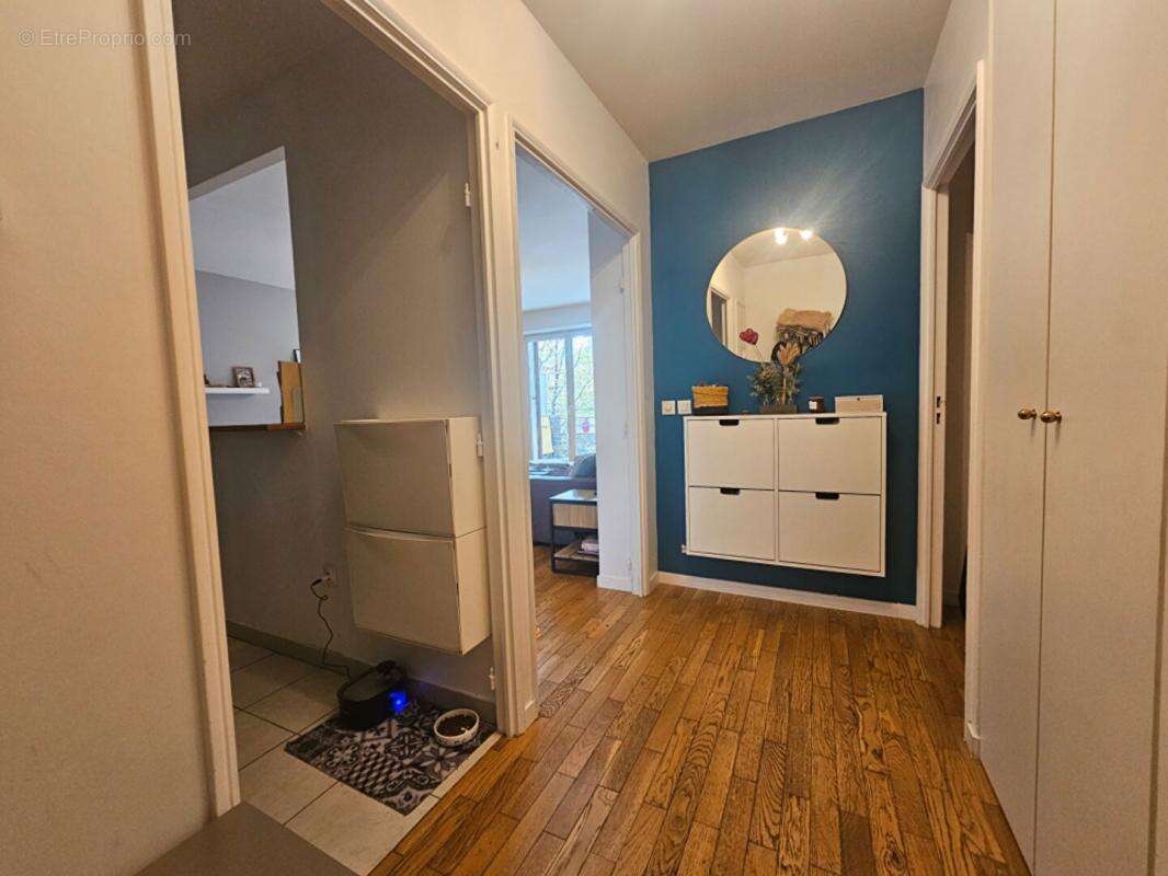 Appartement à COURBEVOIE