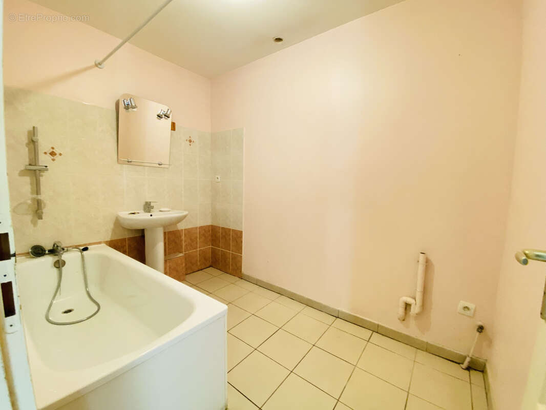 Maison à ENTRE-DEUX-GUIERS