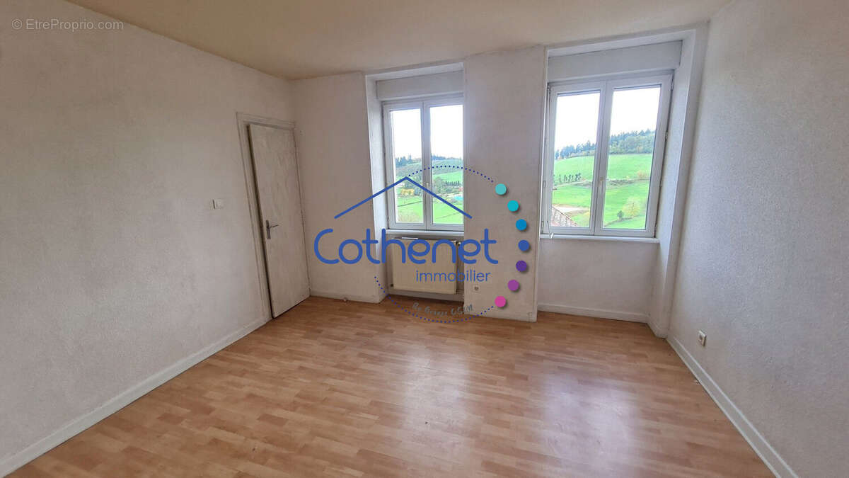 Maison à SAINT-JEAN-LA-BUSSIERE