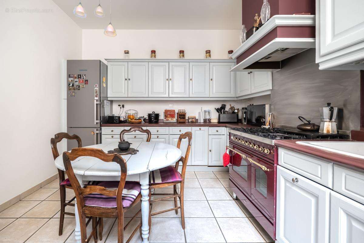 Appartement à PARIS-1E