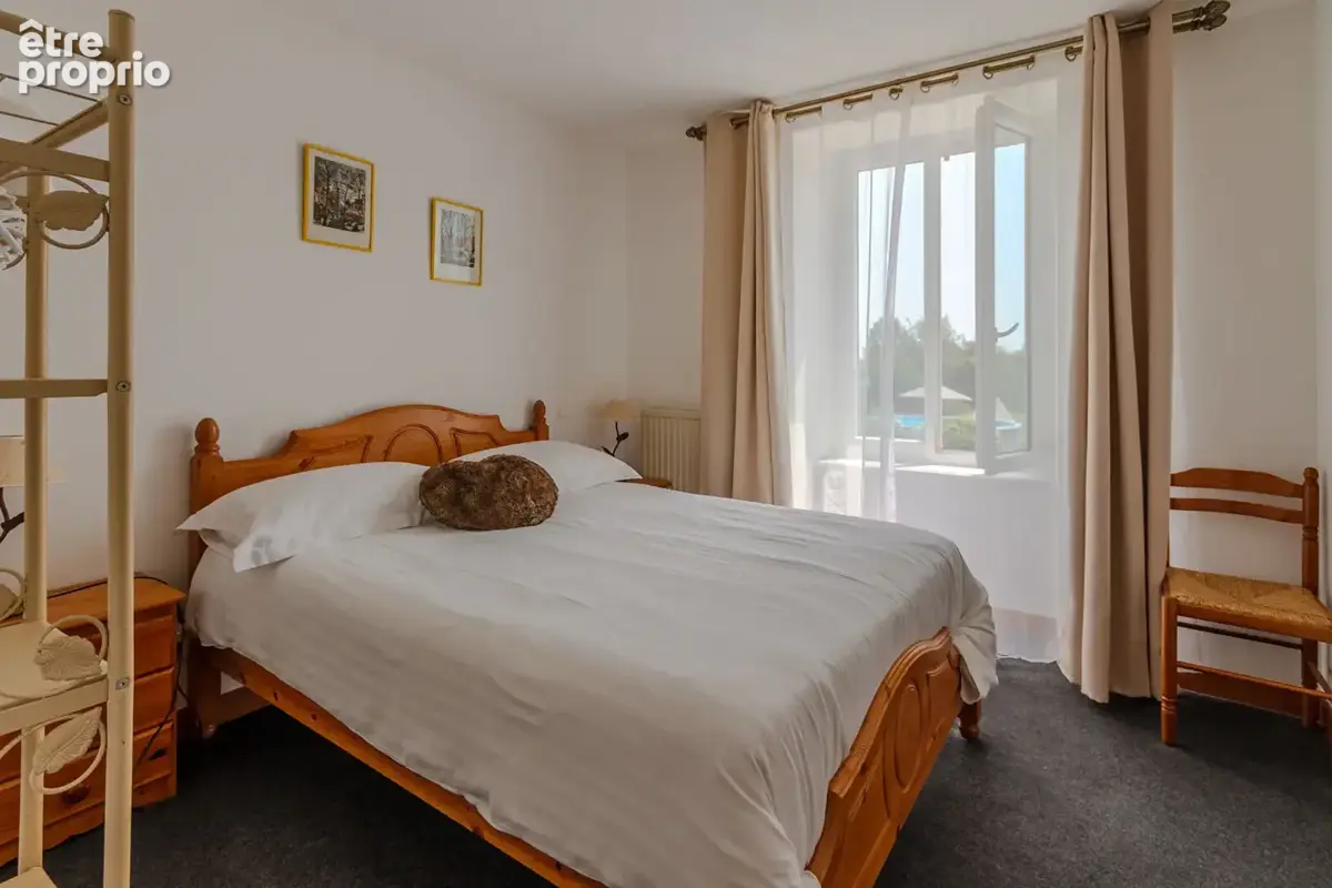La Manche : Maison et deux gîtes dans un cadre champêtre paisible. - photo 5