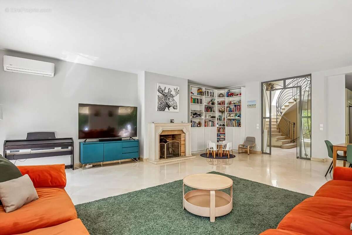 Le vesinet sud, 8 mn rer, maison contemporaine de 261 m² - 5 chambres - terrain 1000 m² - photo 4