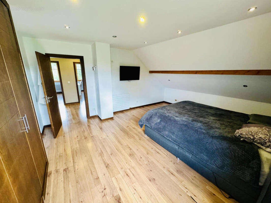 ch 2 (1) - Maison à VIRY