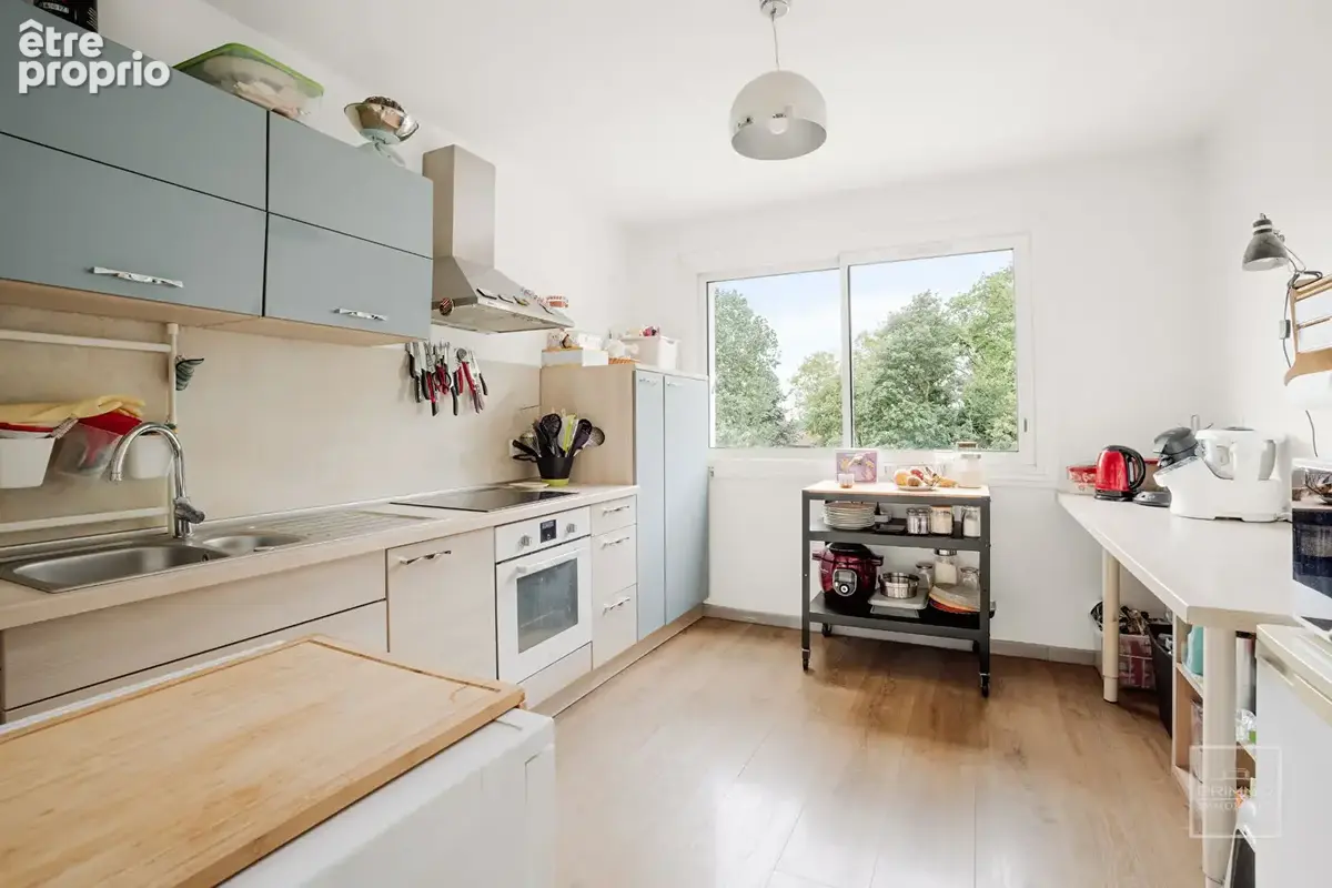 Neuville sur saone, t4, 93 m², balcon 11m², stationnement - photo 3