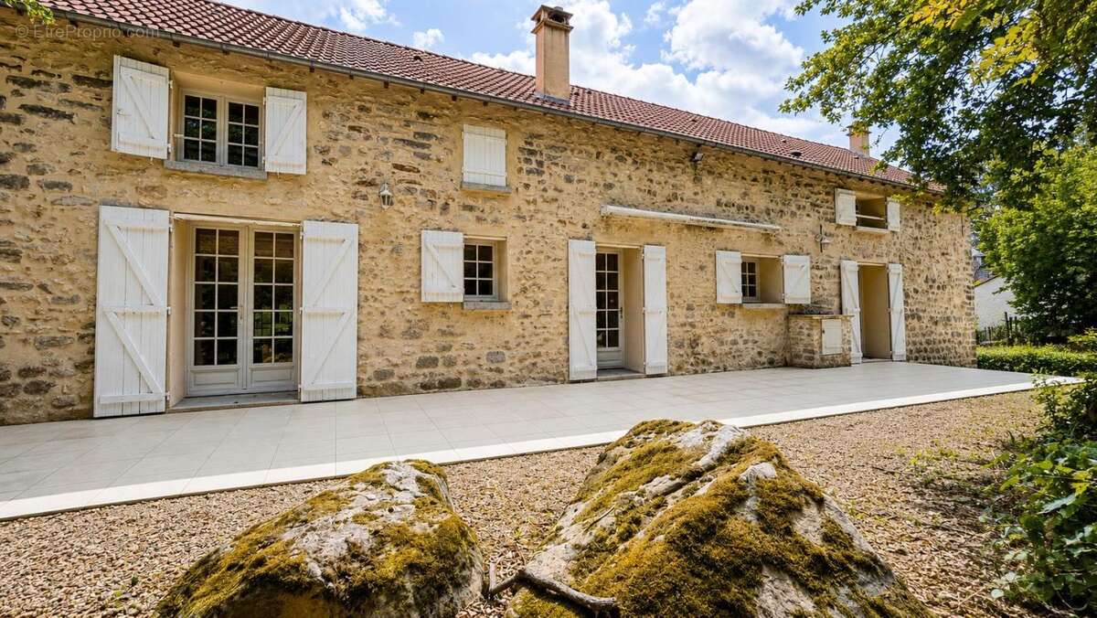 Maison à GUIGNEVILLE-SUR-ESSONNE