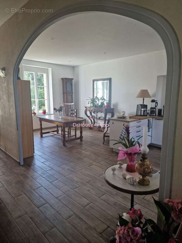 Maison à DANGE-SAINT-ROMAIN