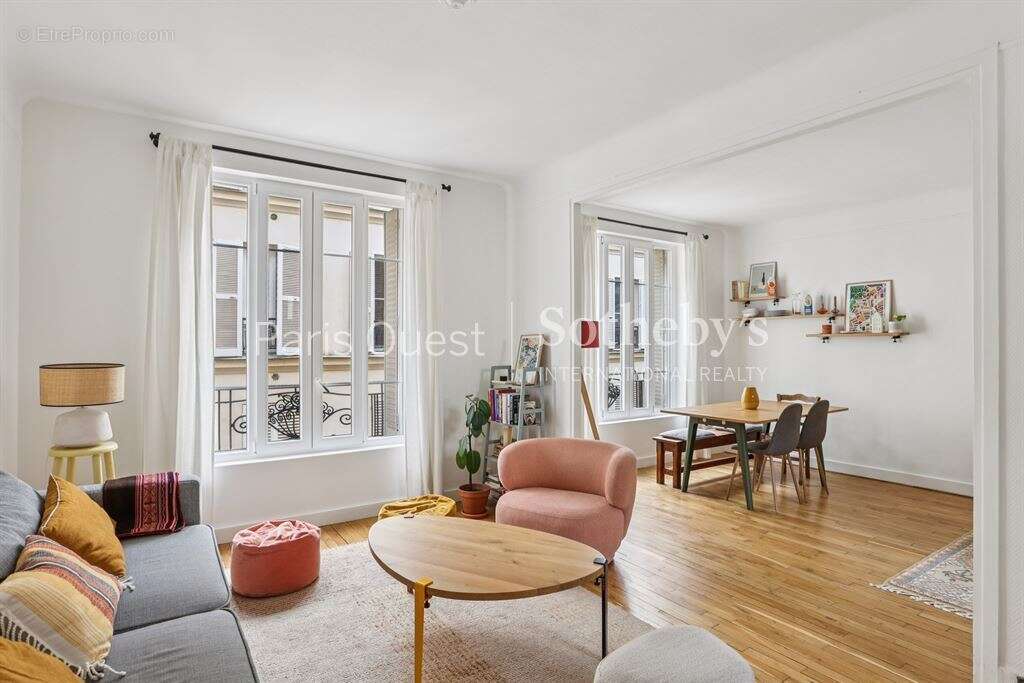 Appartement à PARIS-17E