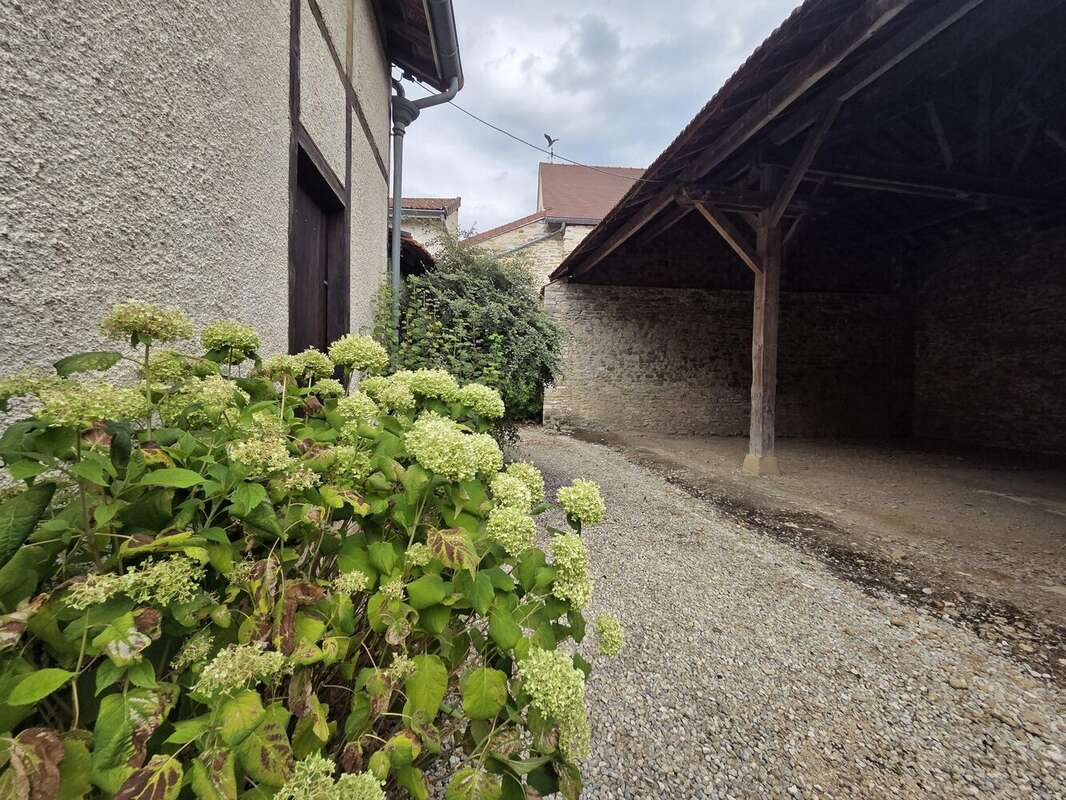 Maison à LA ROCHEPOT