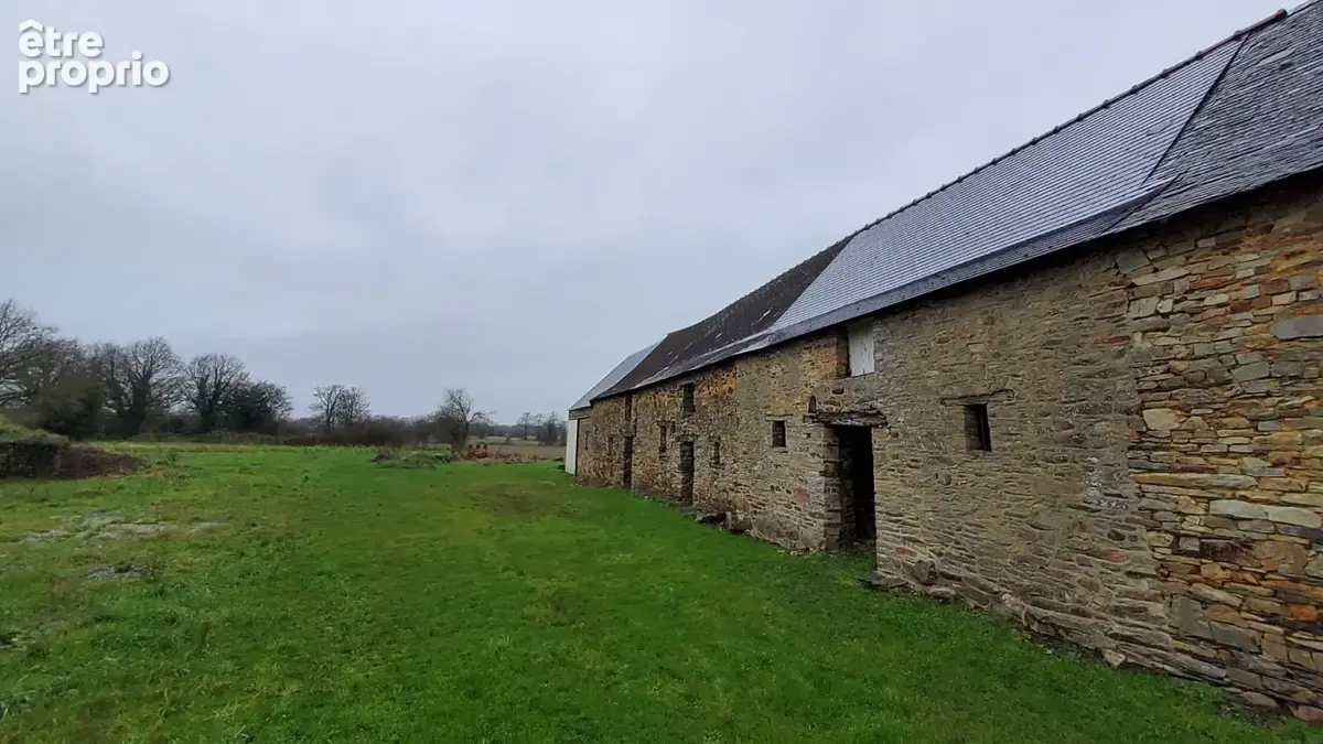 A VENDRE - Longère à rénover 160m2 au sol - 2700m2 de terrain - photo 2