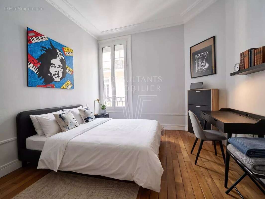 Appartement à PARIS-16E