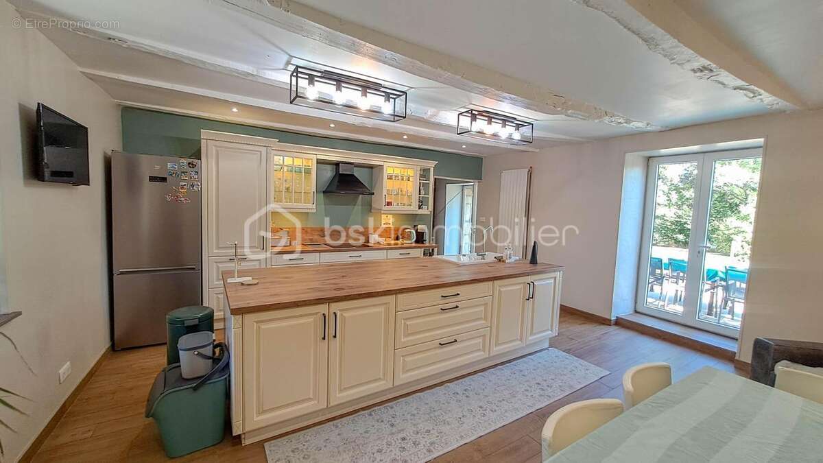 Domaine en pierre avec deux maisons – idéal gîte ou chambres d’hôtes – 354 m² – parc 7800 m² - photo 5