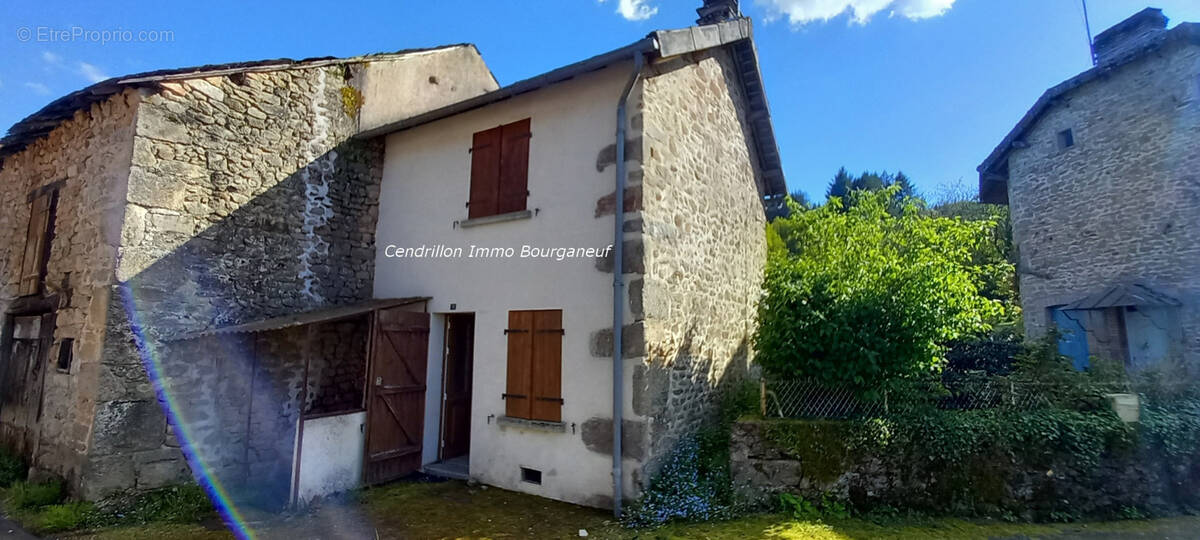 Maison à CHATELUS-LE-MARCHEIX