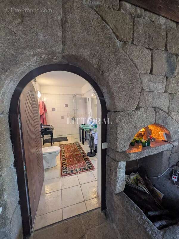 Maison à LOGONNA-DAOULAS