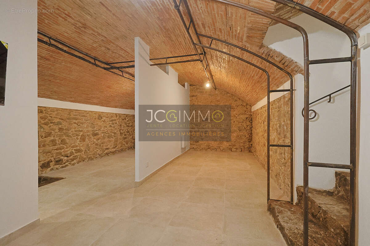 Appartement à CUERS