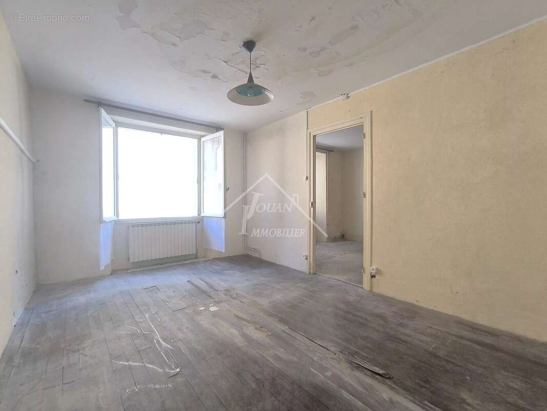 Maison à SAINT-GERVAIS-D'AUVERGNE