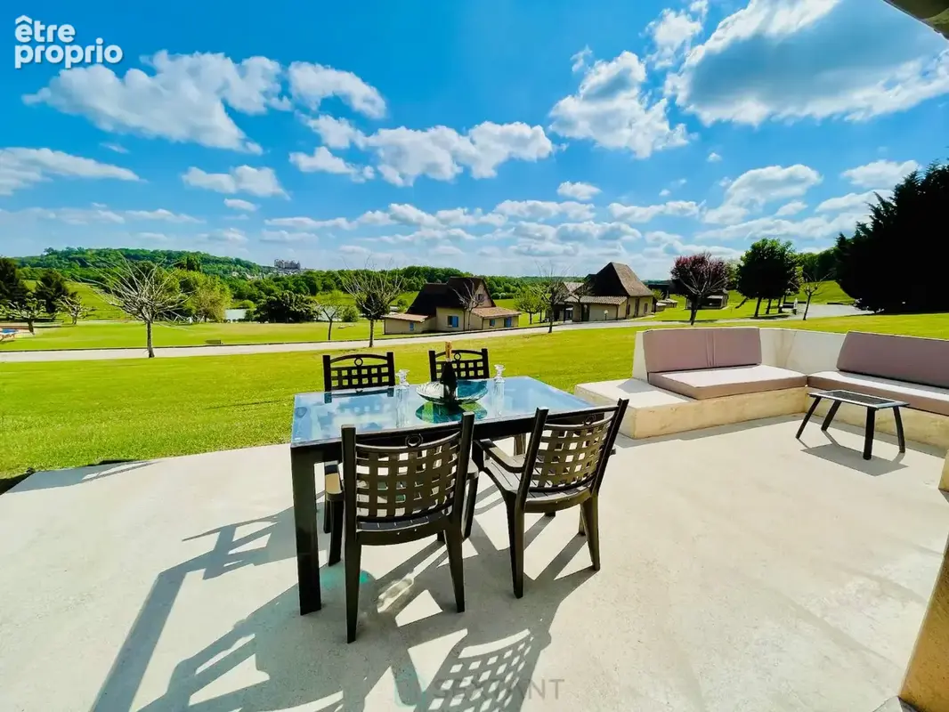 Somptueux domaine de 27 hectares dédié à l'événementiel, offrant un bâti immobilier d'environ 1800m² avec piscines et 5 étangs a - photo 16