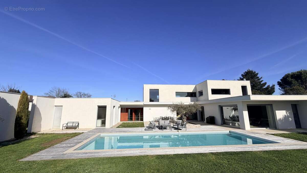 Photo 4 - Maison à LA TOUR-DE-SALVAGNY