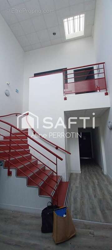 Photo 5 - Commerce à SABLE-SUR-SARTHE