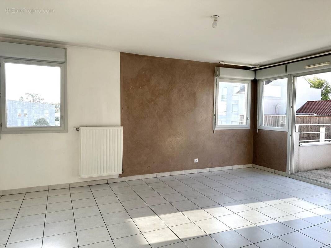 Photo 1 - Appartement à MEYZIEU