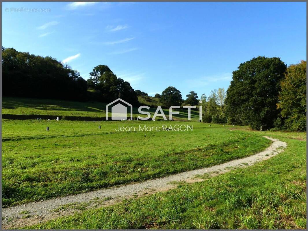 Photo 1 - Terrain à MONTREUIL-SOUS-PEROUSE