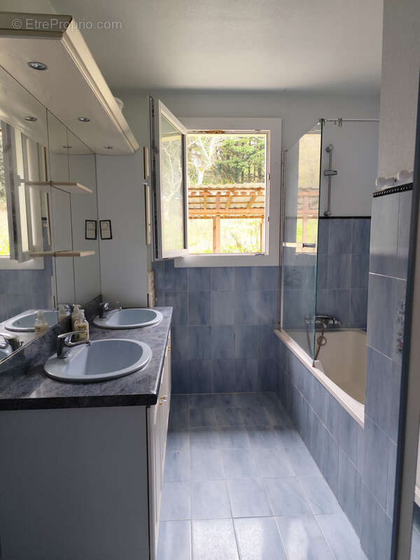 Maison à LISSAC-SUR-COUZE