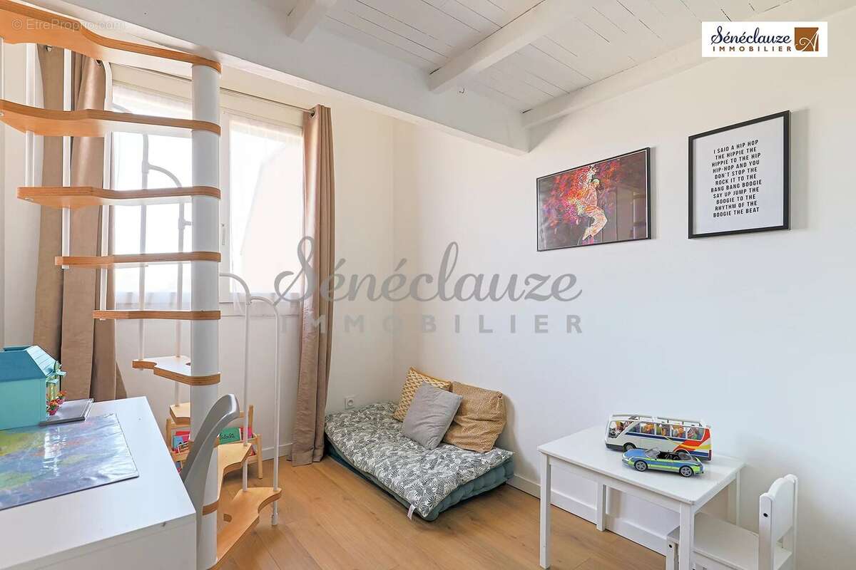 Appartement à SAINT-GENIS-LAVAL