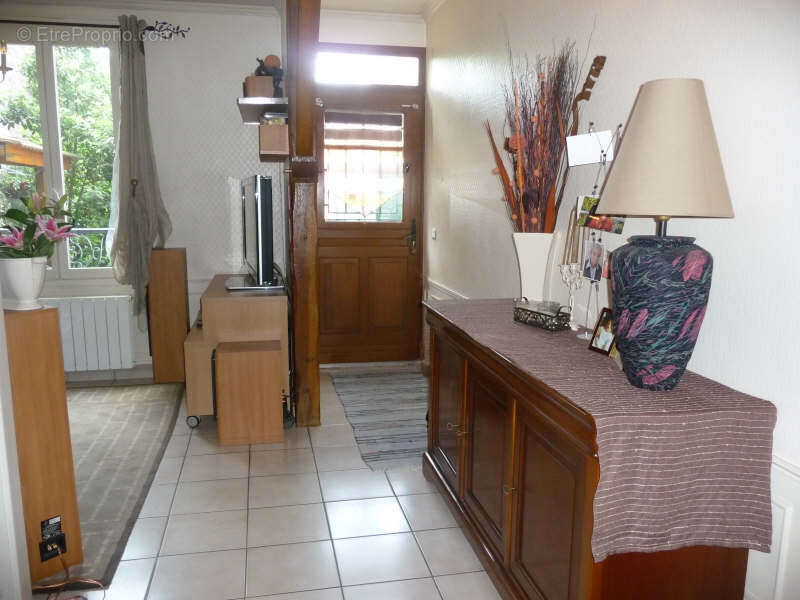 Charmante maison de ville à Pierrelaye, entre histoire et modernité - photo 3