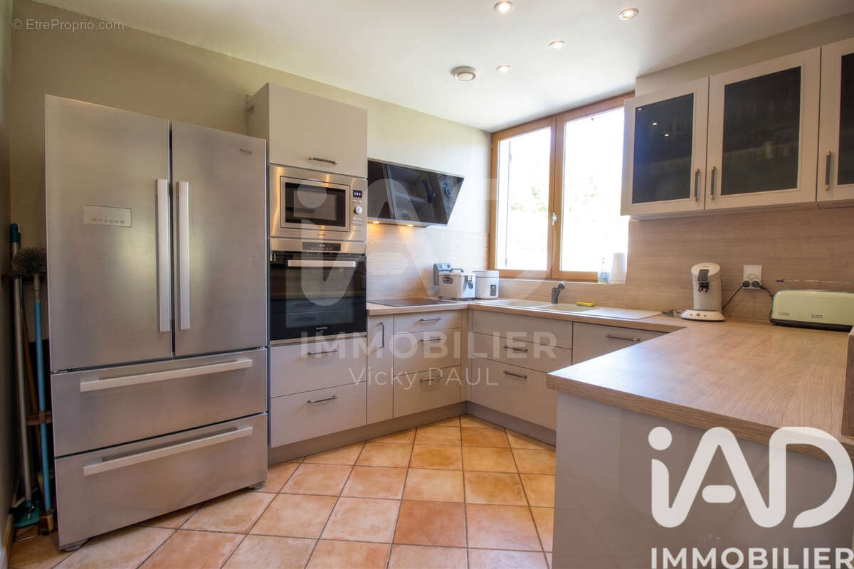 Maison 141 m² à Courcelles  - photo 2