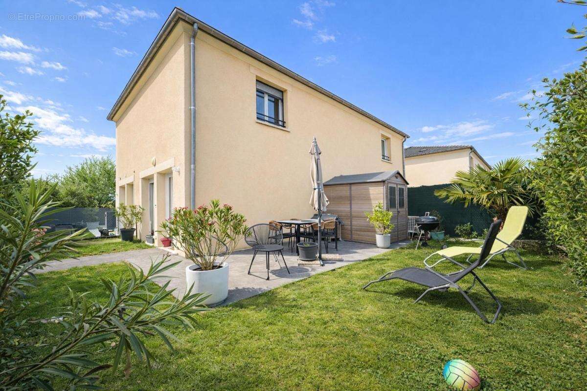 Maison à MORMANT