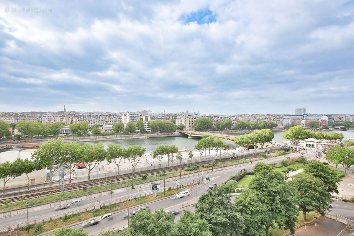 Appartement à PARIS-15E