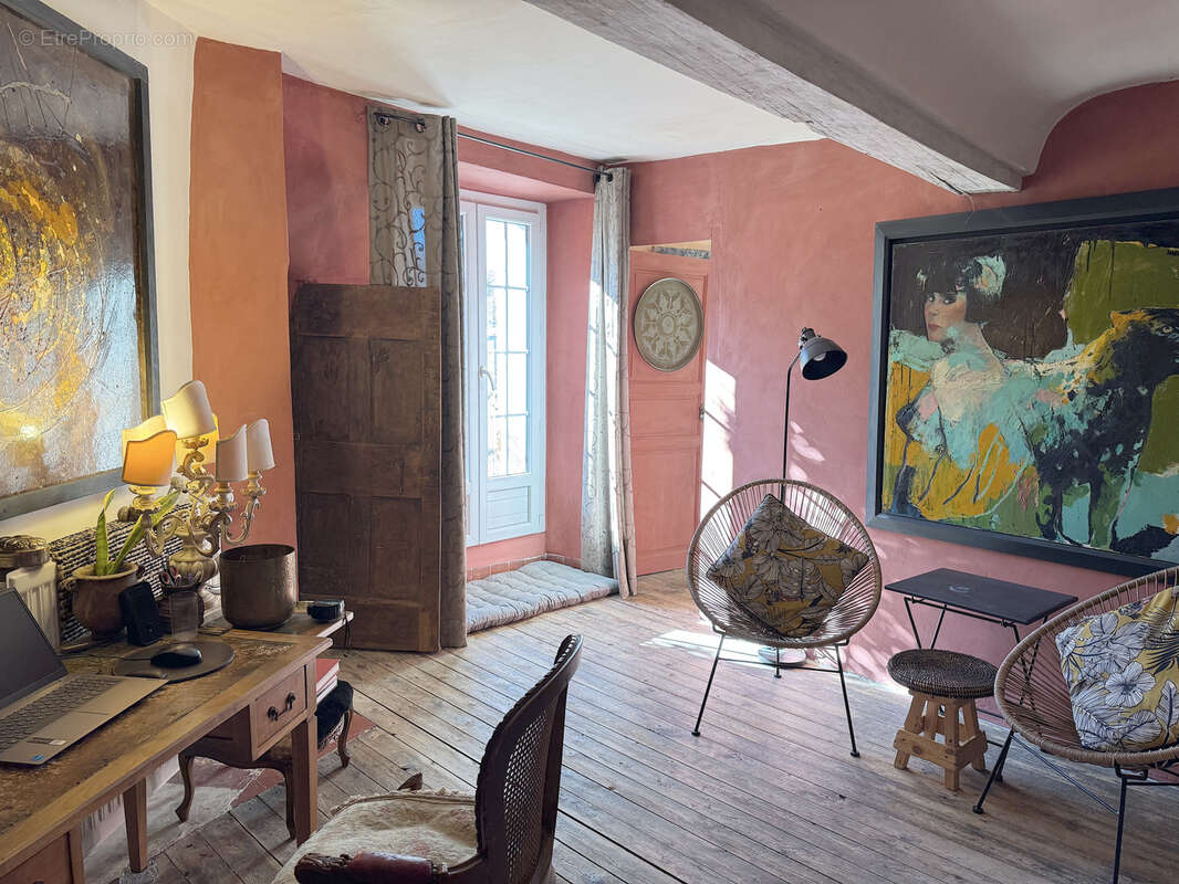 Maison à REVEST-DU-BION