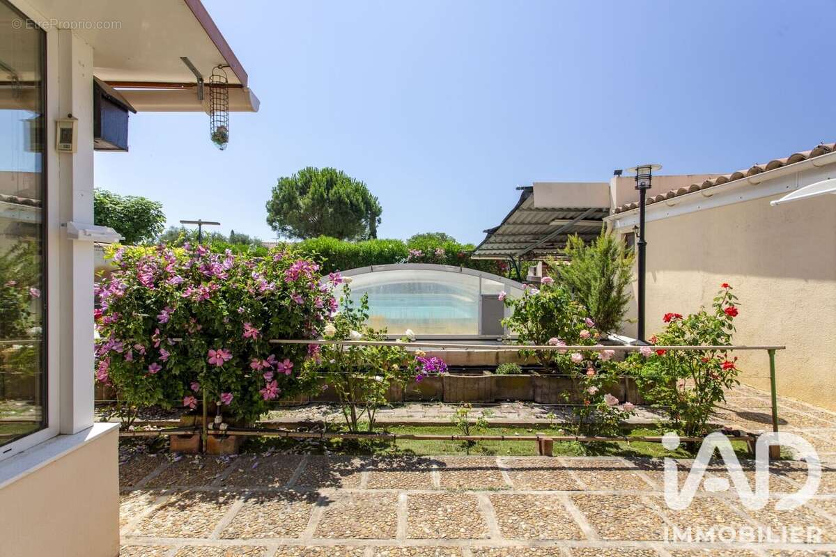 Maison 123 m² à Arles  - photo 6