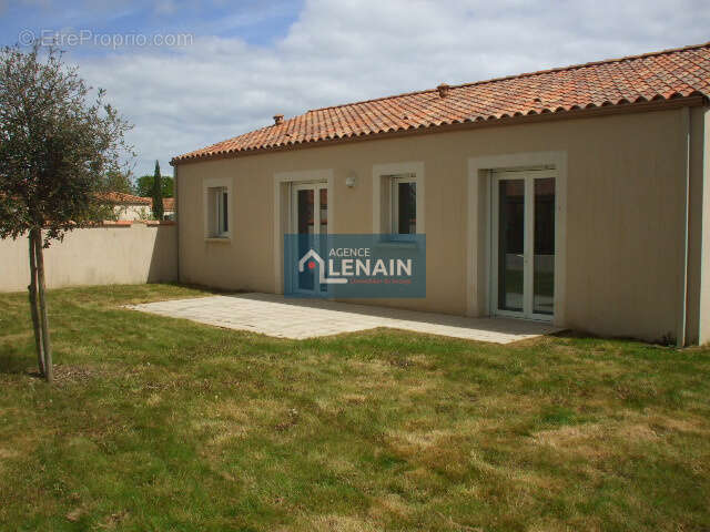 Maison à LES HERBIERS