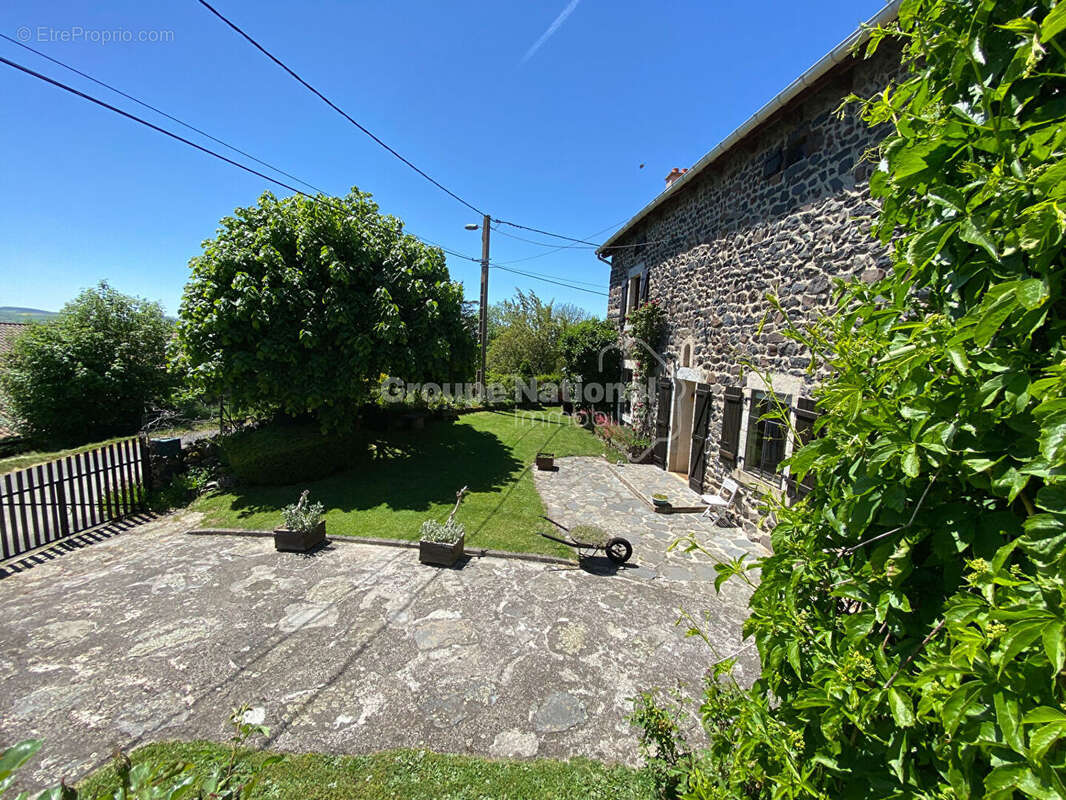 Maison à SAINT-MARTIN-DE-FUGERES