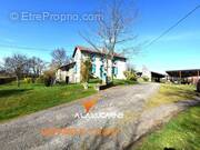 Maison à MONCOUTANT