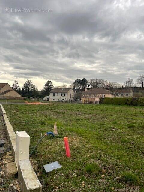 Terrain à RIGNY-SUR-ARROUX