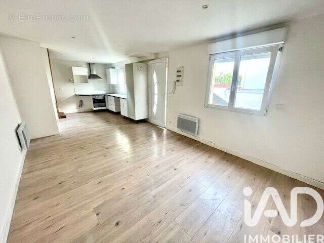 Maison 52 m² à Villeneuve-Le-Roi  - photo 3