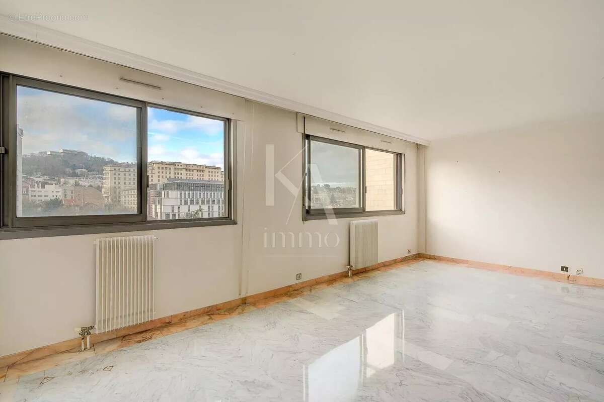 Appartement à SURESNES