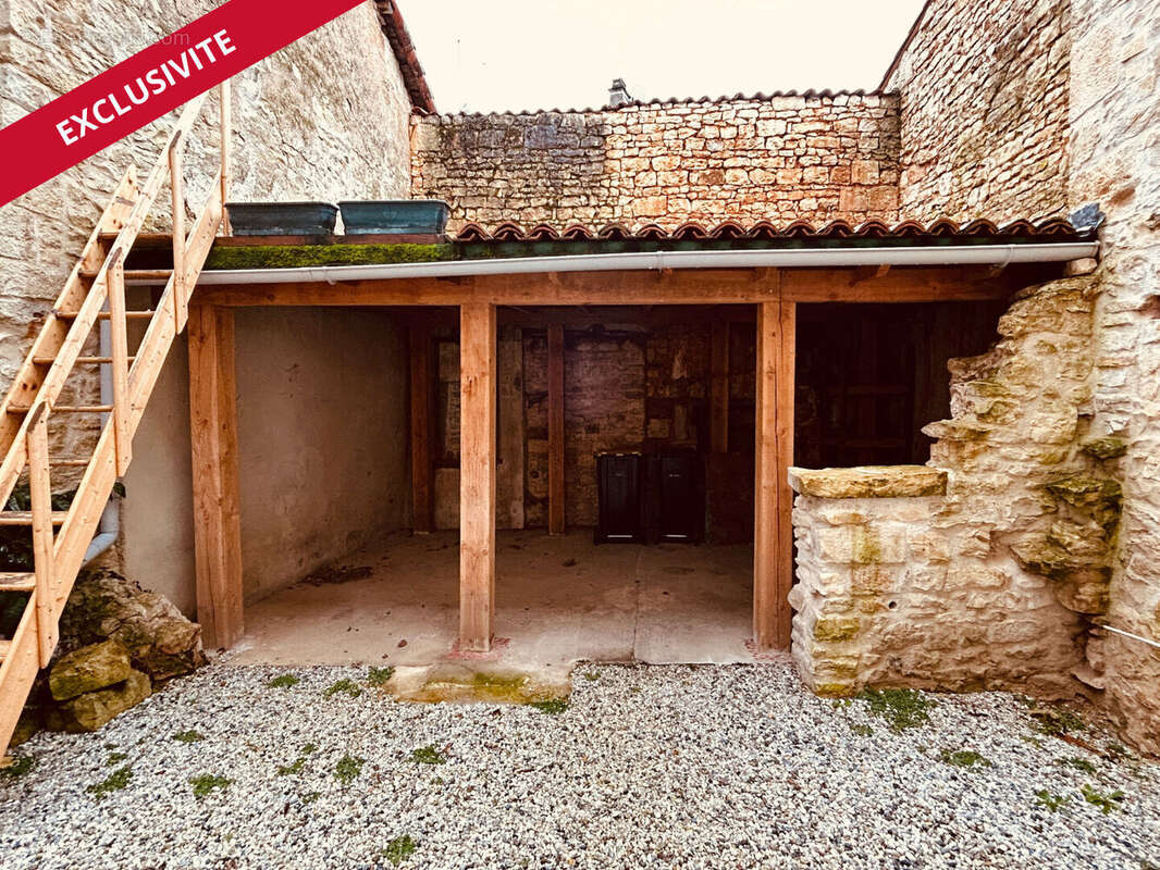 Maison à NANTEUIL-EN-VALLEE