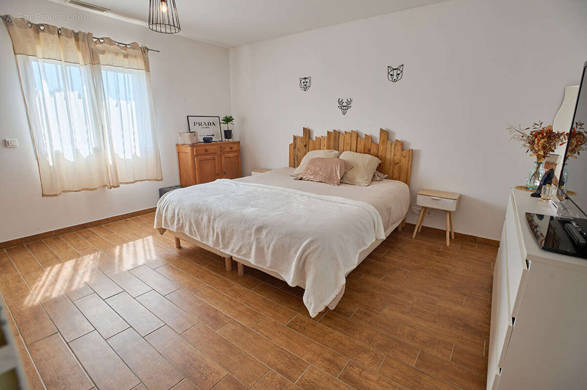 Maison 180m² à buros - photo 11
