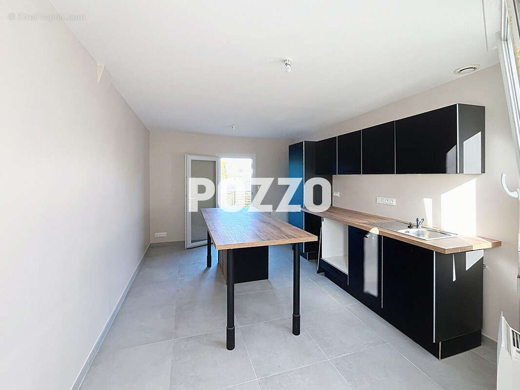 Maison à TESSY-SUR-VIRE