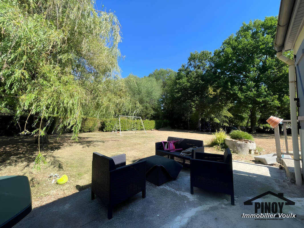 EXCLUSIVITÉ - Maison familiale 5 chambres - Sous-sol total - 1.860 m2 de jardin, commerces à pied à Voulx ! - photo 12