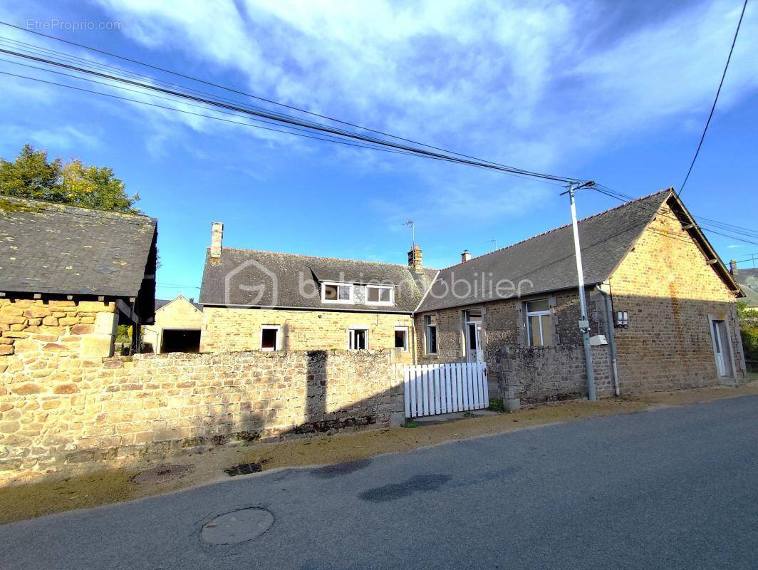 Maison à SAINT-ELLIER-DU-MAINE